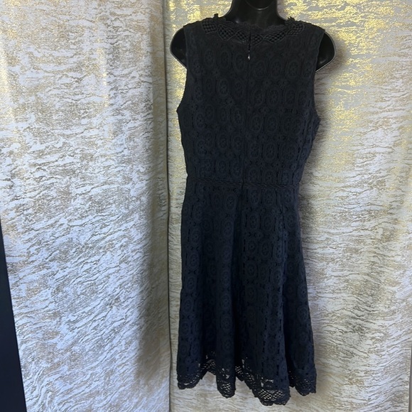 Loft Women’s Alluring Mixed Lace Black Flare Dress Size 4 - Picture 9 of 16